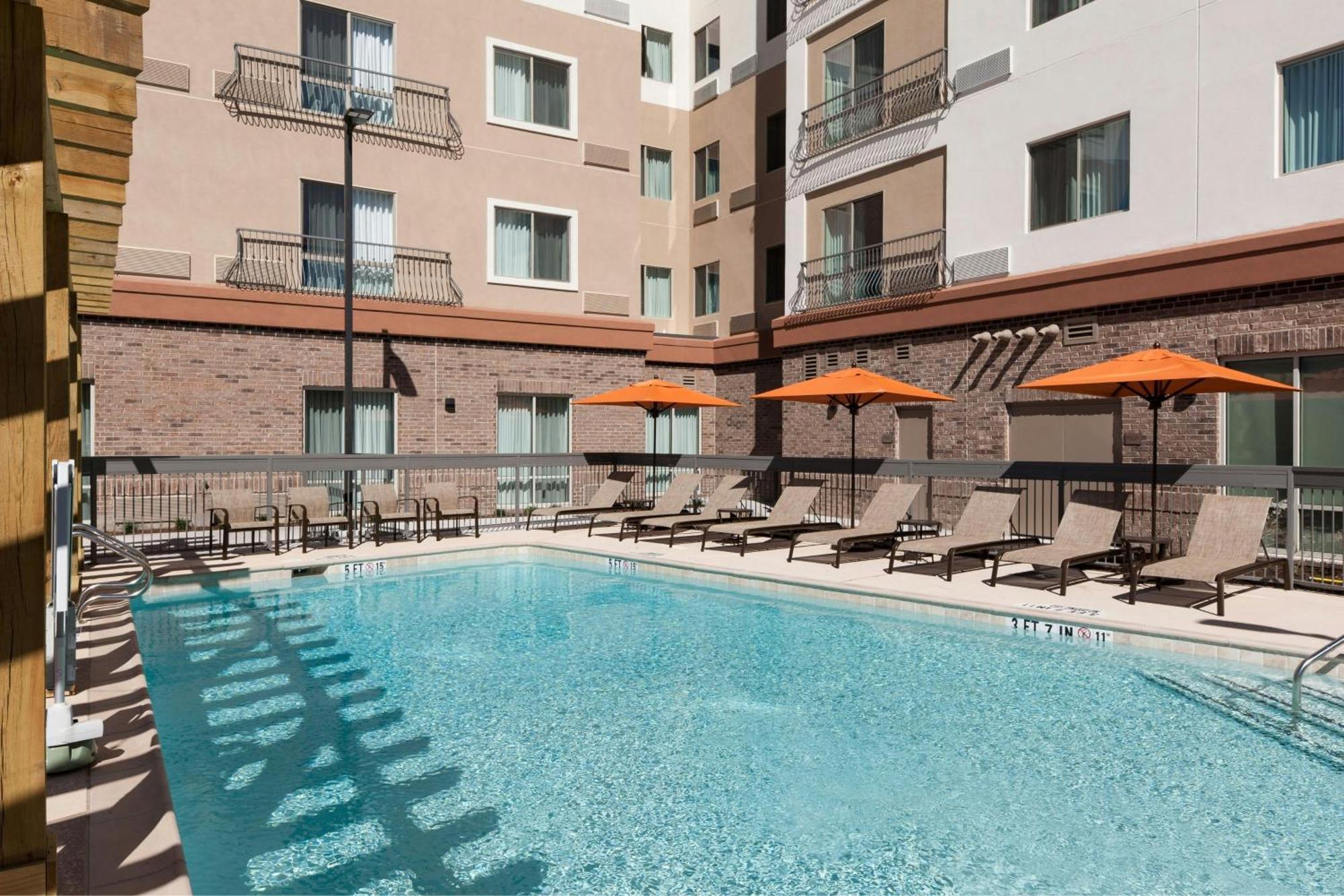 Courtyard By Marriott Fort Worth Historic Stockyards Exterior photo